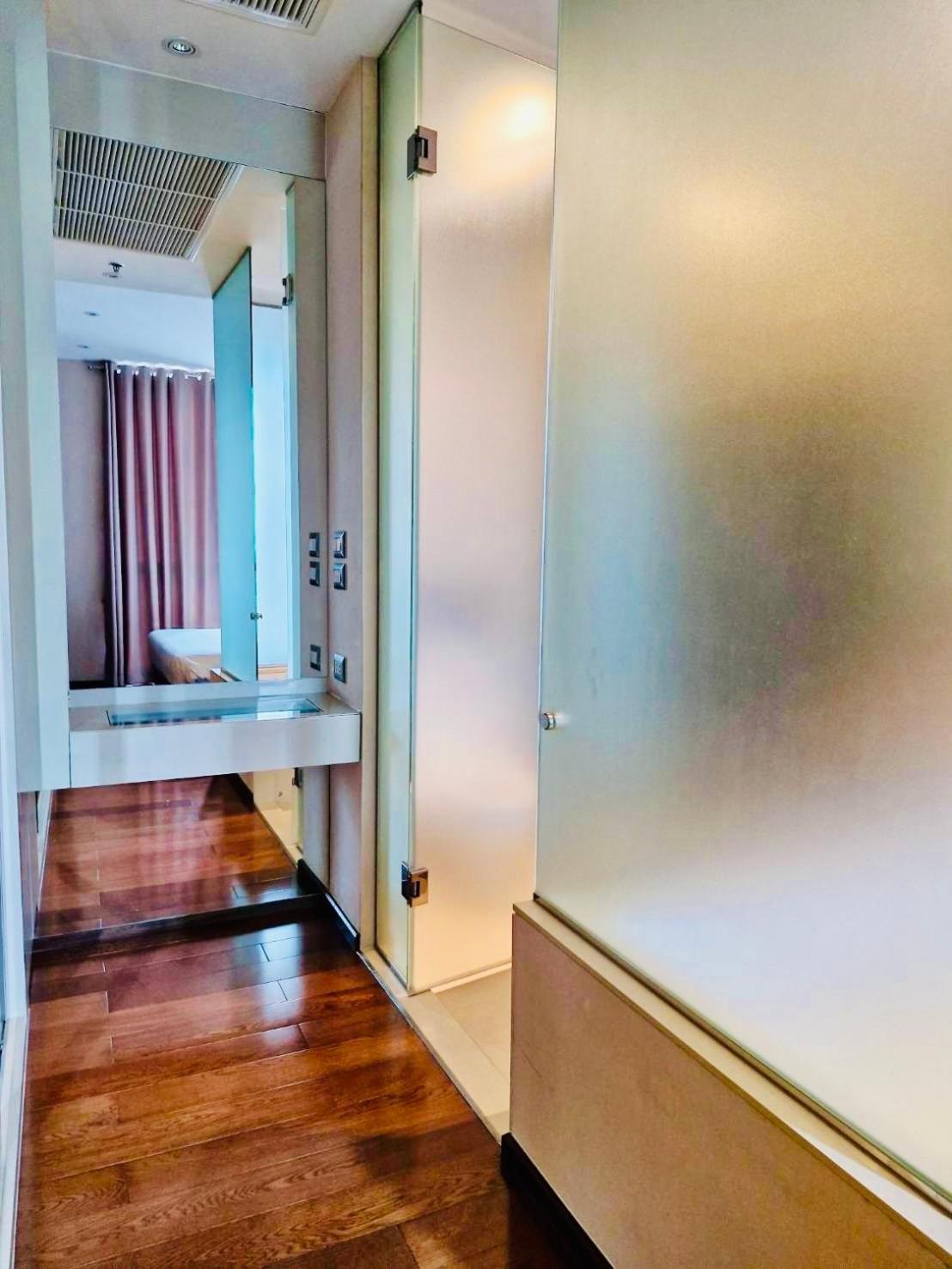 Luxury 1Bed 1Bath 300M Bts Phrom Phong, Emporium Emsphere Emquartier Bangkok Exteriör bild